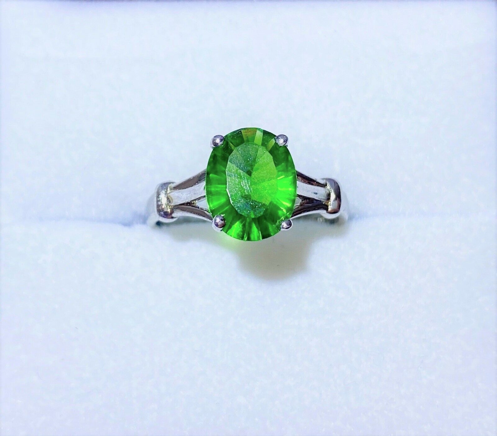 R1141 Classic Mt St Helens Green Helenite May Birthstone Prong - Etsy