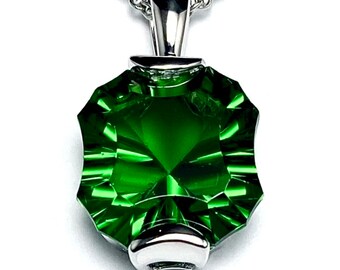 P8815 Fancy Cut 14mm Classic Style Mt St Helens Green Helenite Bezel Set Sterling Silver Pendant Gift for Her