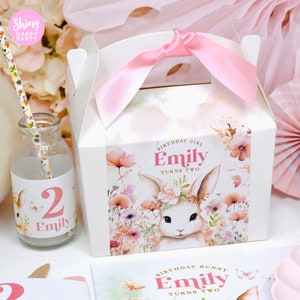 Caja de fiesta personalizada BUNNY: agregue papel a juego para coordinar la decoración de su fiesta: arreglos de mesa, bolsas de regalo, calcomanías de cumpleaños