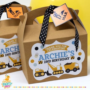 CAMION DA COSTRUZIONE Scatola per feste personalizzata - Aggiungi un foglio di carta abbinato per coordinare l'arredamento della festa - Apparecchiature da tavola Sacchetti regalo Adesivi di compleanno