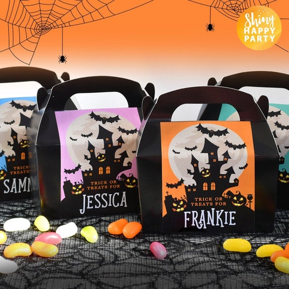 HALLOWEEN SPOOKY HOUSE Personalised Party Box with matching Table Decorations Treat Bags Gift boxes Sweets Bottle Wrappers Round Stickers