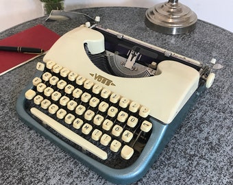 Voss Privat Typewriter, QWERTY keyboard, Cream & Blue, 1962, A super-portable typewriter fully refurbished and ready to write!