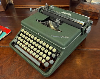 Remington Senior-Riter Typewriter (Torpedo), Rare early Model 18A, 1952, QWERTY keyboard Fully restored