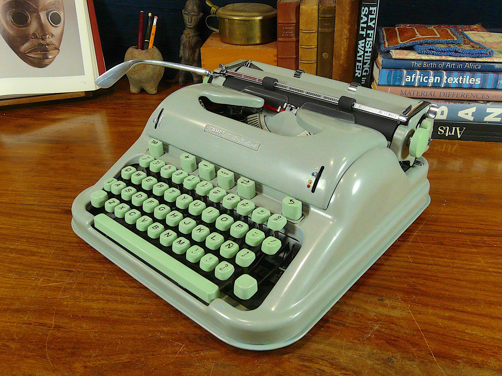 Hermes 3000 vintage typewriter with case and manual, serviced, ready to  write — Classic Typewriter Co.