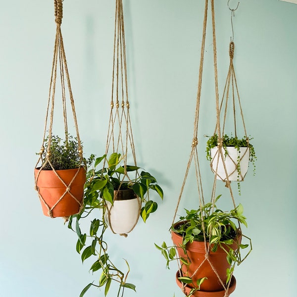 Macrame Jute Plant Hanger - Minimaliste - Perles de bois - Planteur suspendu en macramé - Boho - Rustique - PETIT MOYEN GRAND Tailles disponibles