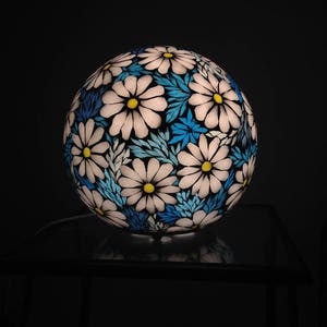 Sur commande. Lampe boule en mosaïque vitrail image 1