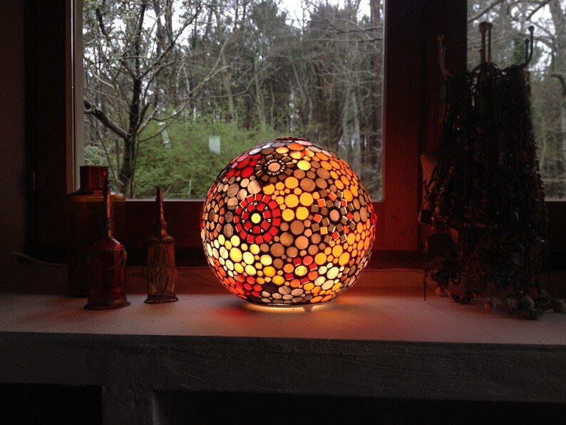 Sur commande. Une nouvelle lampe boule de style ethnique en orange et gris. image 4