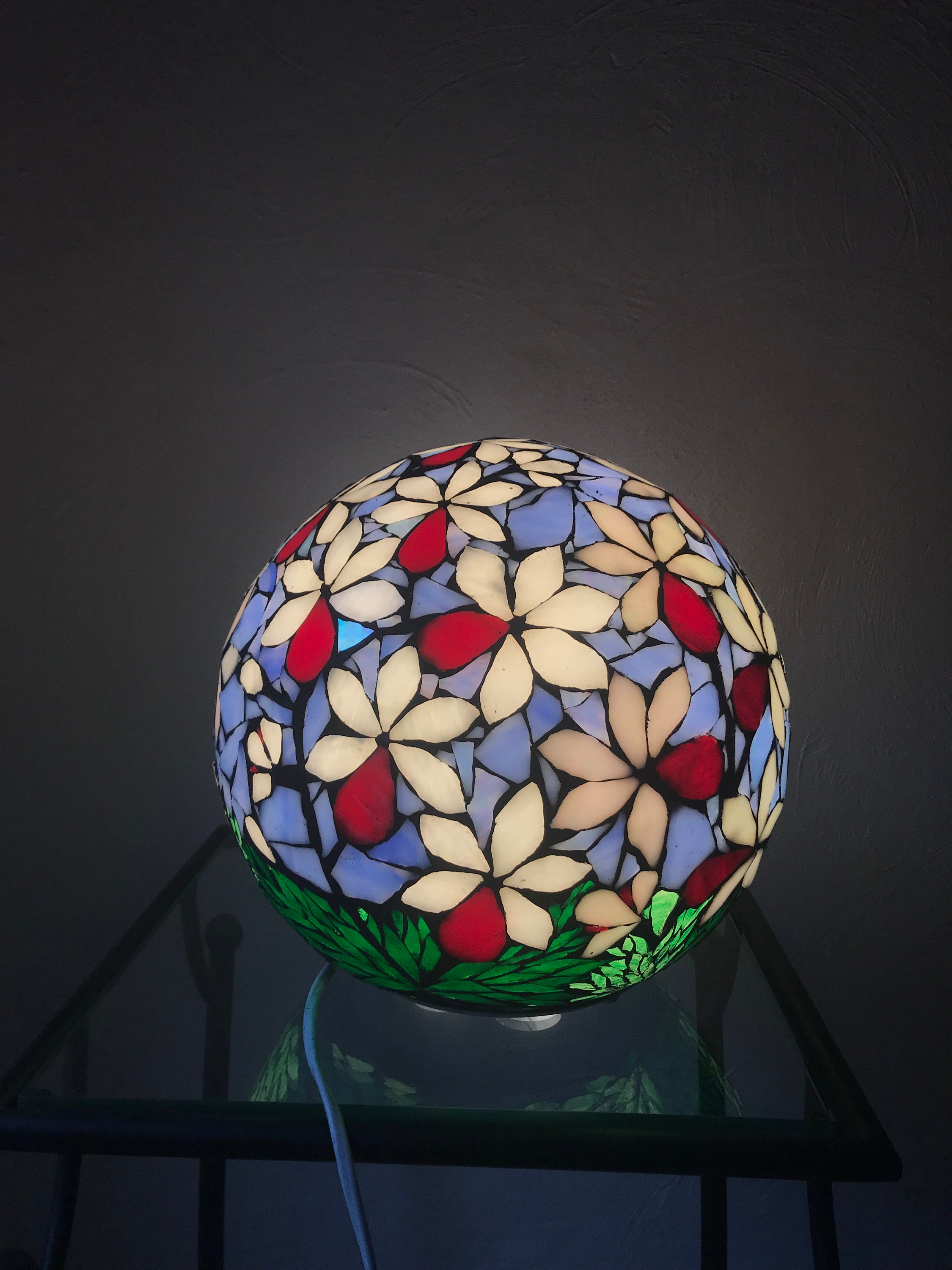 Réservée Pour L et Réalisée à Sa Demande. Orchidées