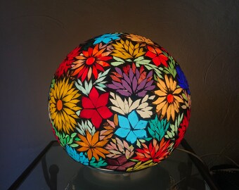 Lampe boule en mosaïque vitrail.