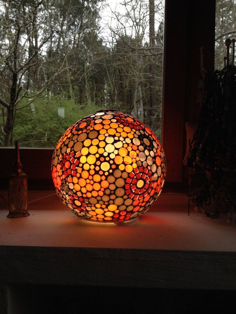 Sur commande. Une nouvelle lampe boule de style ethnique en orange et gris. image 2