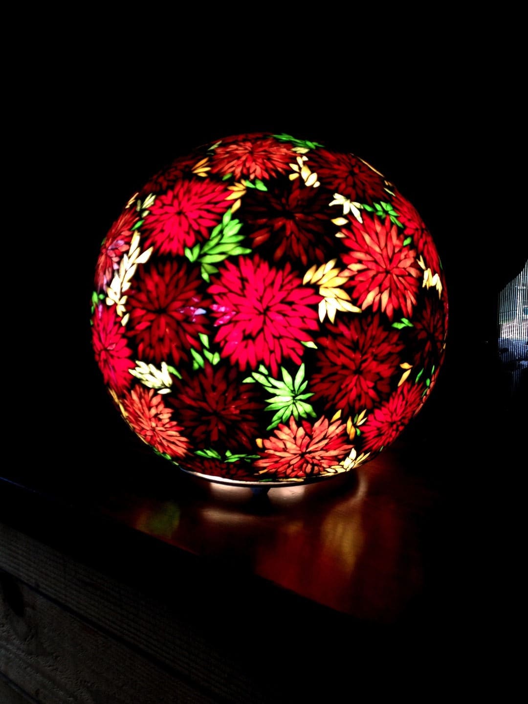 Sur Commande. Le Jardin Des Mille et Une Nuits. Lampe Boule en Verre Mosaïque Vitrail.