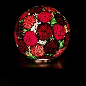 Le jardin des mille et une nuits. Lampe boule en verre et mosaïque vitrail. image 2