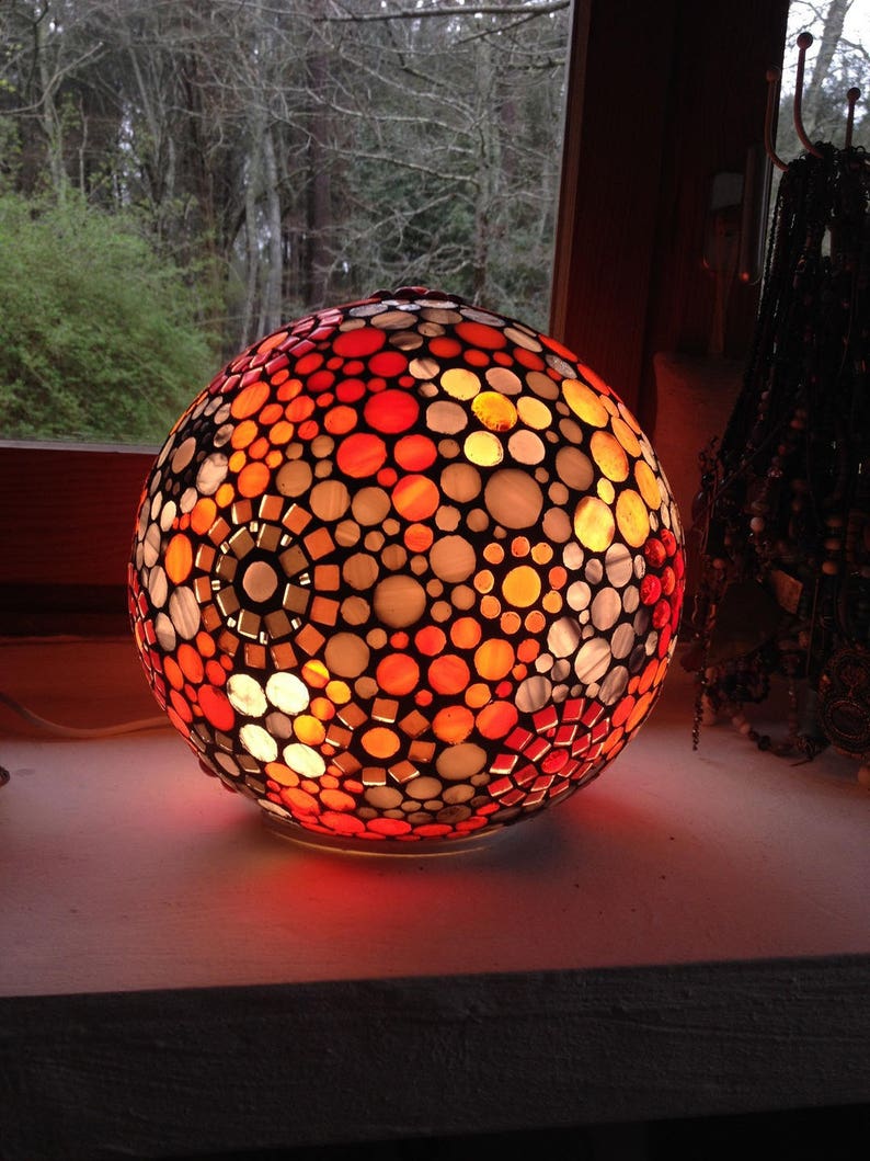 Sur commande. Une nouvelle lampe boule de style ethnique en orange et gris. image 1