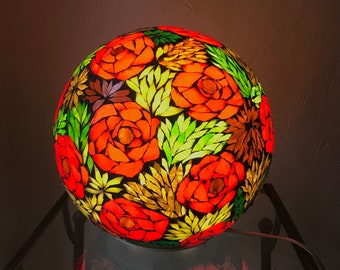 Lampe boule à poser.