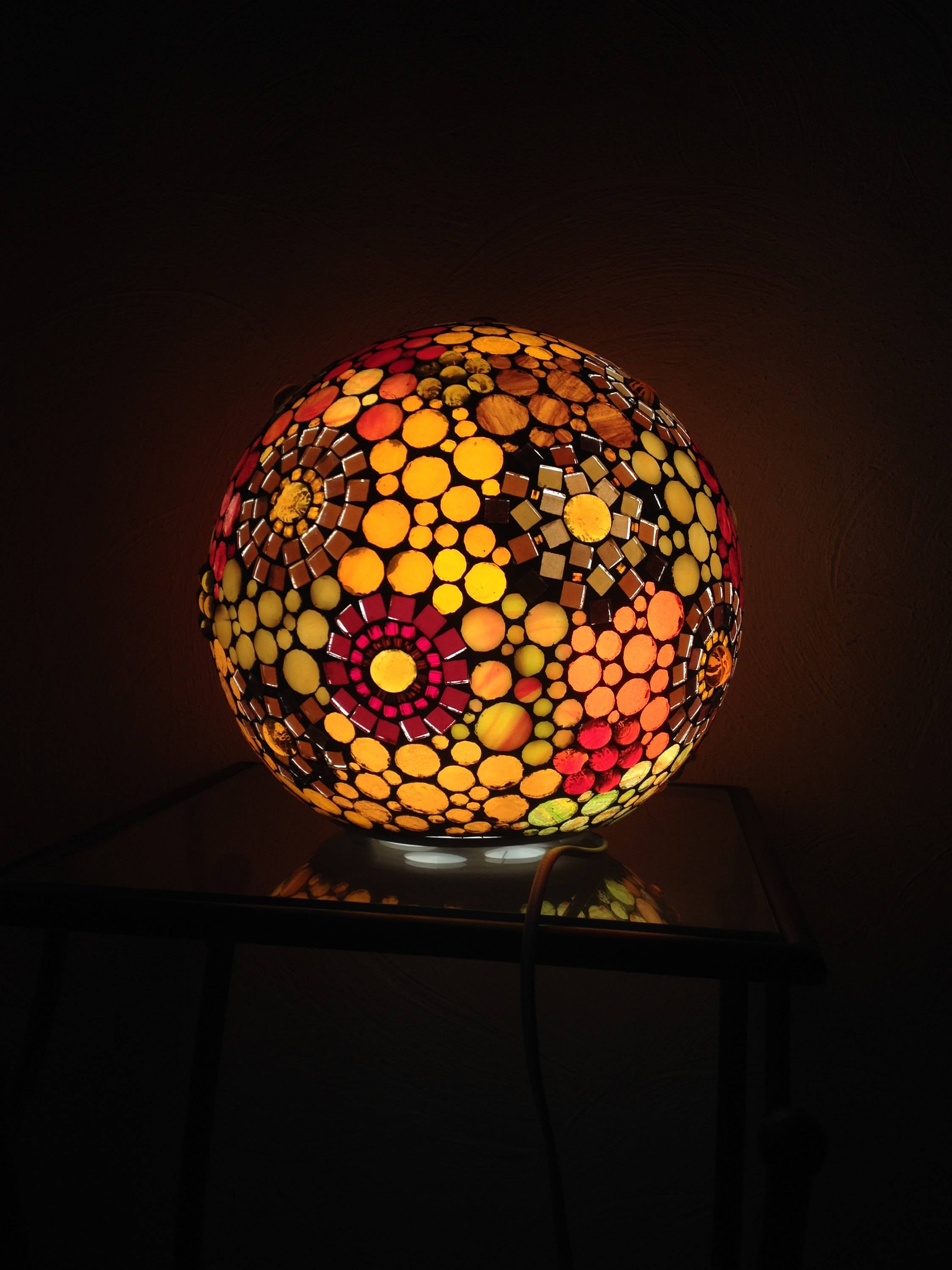 Sur Commande. Lampe Boule en Mosaïque de Verre