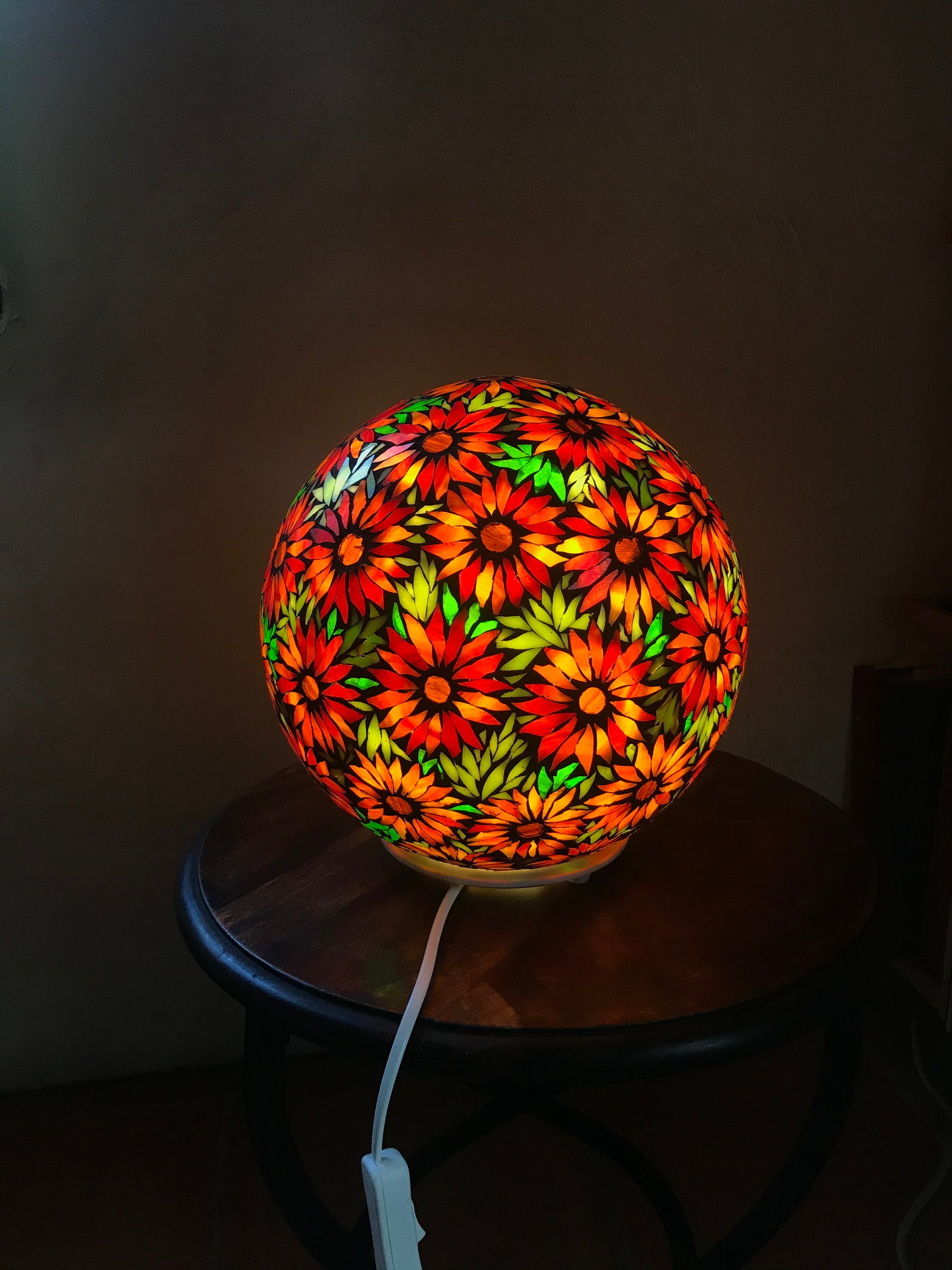 Plein Feu. Elle Est Disponible. Lampe Boule de 22 cm Diamètre Soit en Suspension Soir Comme Lampe Ta