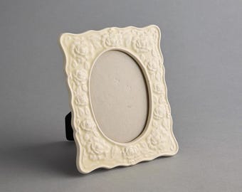 Ceramic Oval Cream Floral Picture Frame Wavy Sides 5x7