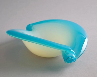 Rare 1950s Murano Shell Bowl: Opalescent Blue White, Alfredo Barbini, Italy Glass