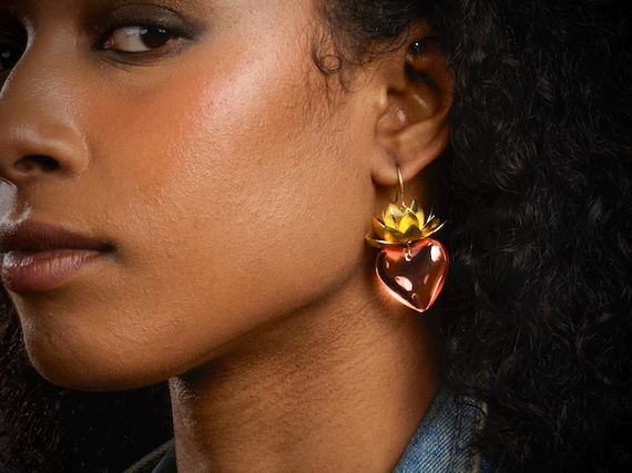 Sacred Heart earrings, flaming heart earrings day of the dead Mexican earrings Frida Kahlo earrings big heart earrings big pink earrings
