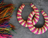 Andes Hoop Earrings, grote, Afrikaanse, etnische, grote, textiel, palomita, Red, zomer, regenboog, boho, hippie, Zuid-Amerika,