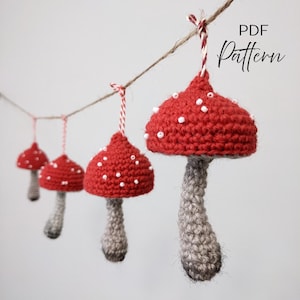 Guirlande de Noël au crochet : décoration champignon des fêtes (Modèle PDF)