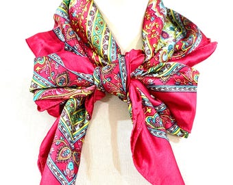 Sciarpa quadrata rossa/ Sciarpa con base rossa/ Sciarpa stampata in viscosa/ Sciarpa scialle con motivo paisley/ Sciarpa per tutte le stagioni/ Sciarpa alla moda da donna/ Scialle/scialle.