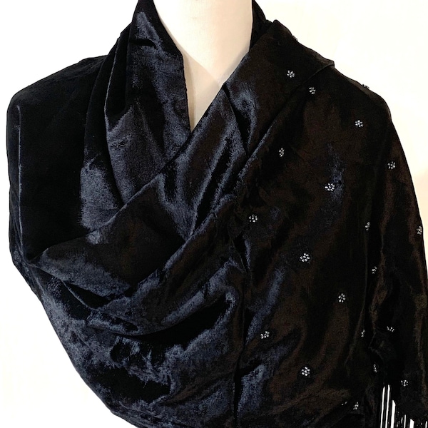 Okotoks Black and White Satin Shawl