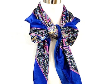 Sciarpa quadrata con base blu navy/multicolore/stampa in viscosa/motivo floreale paisley/sciarpa adatta a tutte le stagioni/sciarpa alla moda da donna/scialle/scialle.