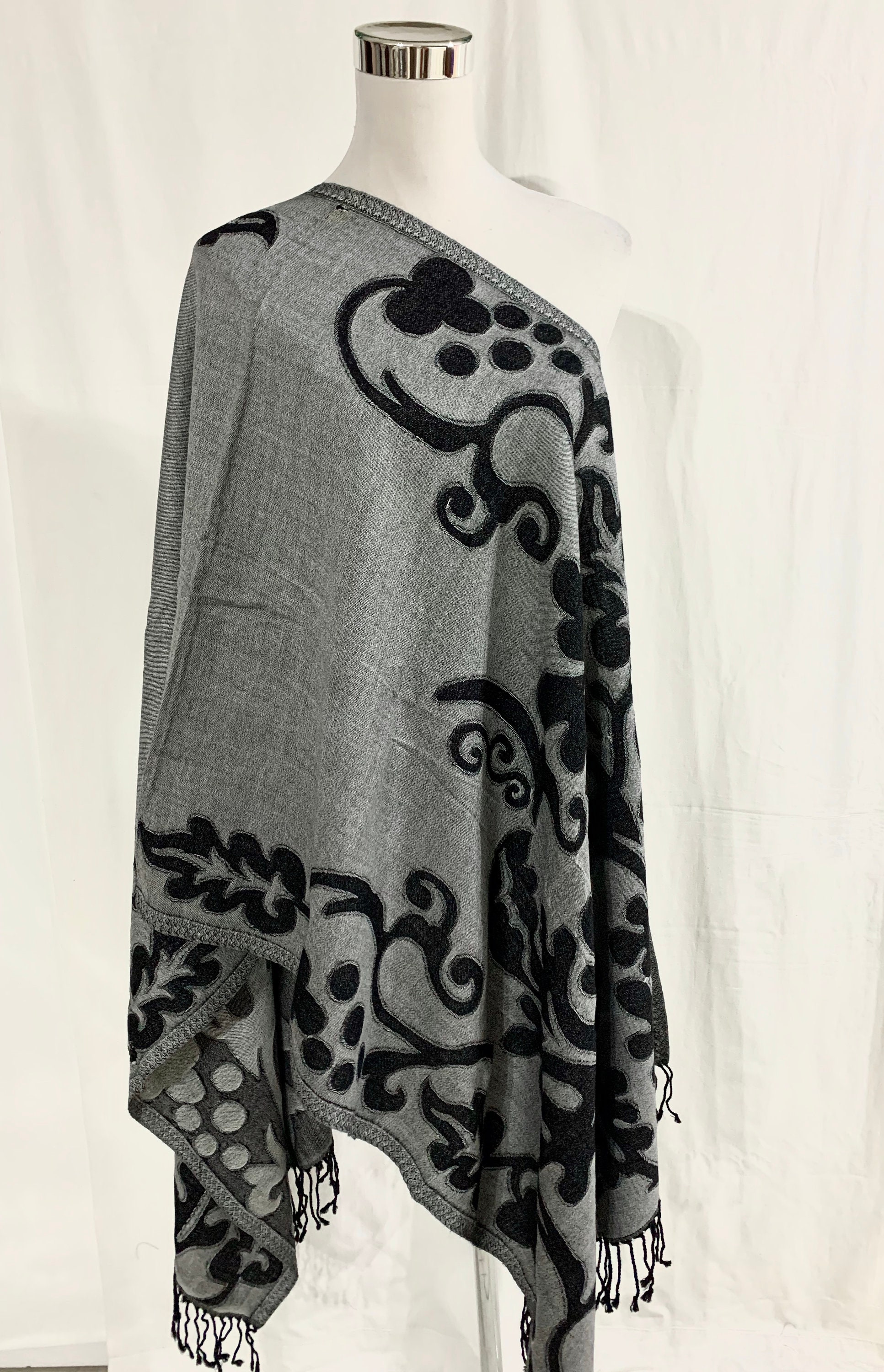 Reversible grey shawl, Grey pure wool shawl, women fashionable shawl, Designer woollen wrap 