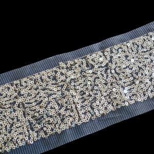 Zilveren rand - pailletten rand - bruidsdouches rand - sterrenhemel fijne zilveren pailletten - zilver metallic draad - witte netto rand