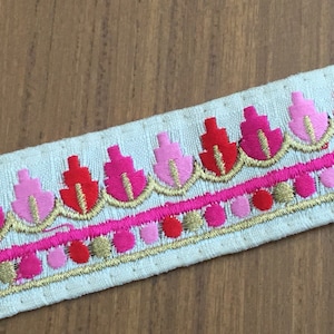 Bestickte Rohseiden-Trim mit Pink & Gold Fäden