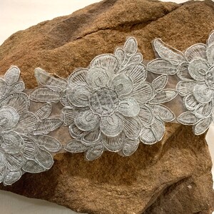 Adorno bordado en plata, aplique de novia, adorno de flores grandes, cordón plateado bordado, adorno para ropa formal, adorno para decoración del hogar, adorno de costura.