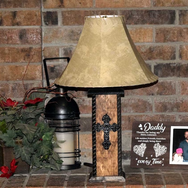 24" Rustic Western Table Lamps - Western Lamps - Star & Horseshoe stained Table Lamp. Perfect for any western themed room or the cabin.