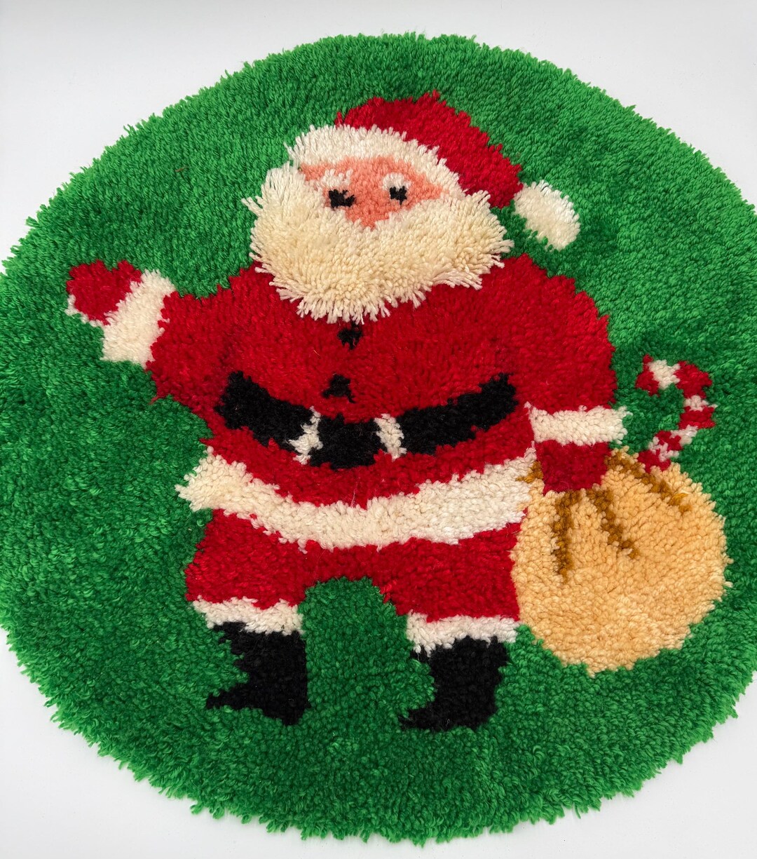 Vintage Latch Hook Santa Rug: 1980s Handmade Christmas Decor - Etsy