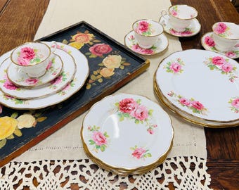 Conjunto de jantar Royal Albert American Beauty de 16 peças, estilo inglês, com decoração cottagecore.