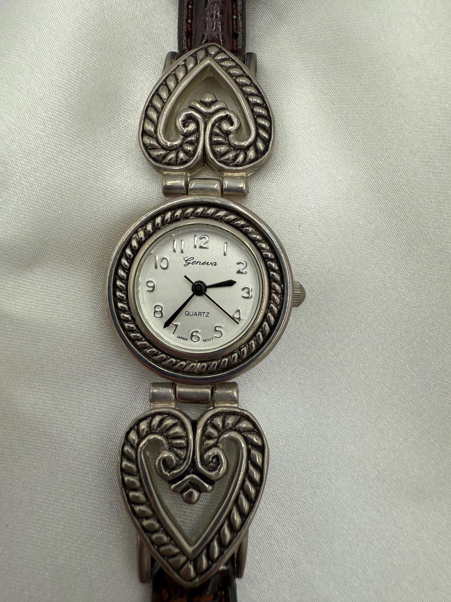 Vintage Geneva Watch: Silver Heart Links & Leather Band  display picture 1