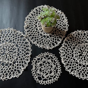 Vintage Tatted Doily Bundle: Ecru Lace, Shabby Chic Decor