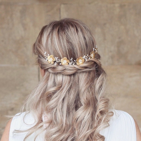 Gold flower hair vine, flower hair vine, pearl hair vine, gold bridal comb, bridal hair piece, boho headpiece, floral hair vine