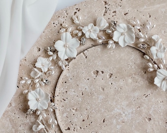 FAIRFIELD // Tocado nupcial // Halo nupcial floral hecho a mano con enredaderas de perlas de agua dulce y cristales brillantes - Tocado de boda de lujo