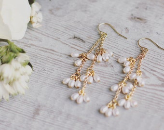 Bridal earrings, bridal pearl earrings, gold earrings, matching bridal jewelry set, long earrings, boho earrings, bridal accessories