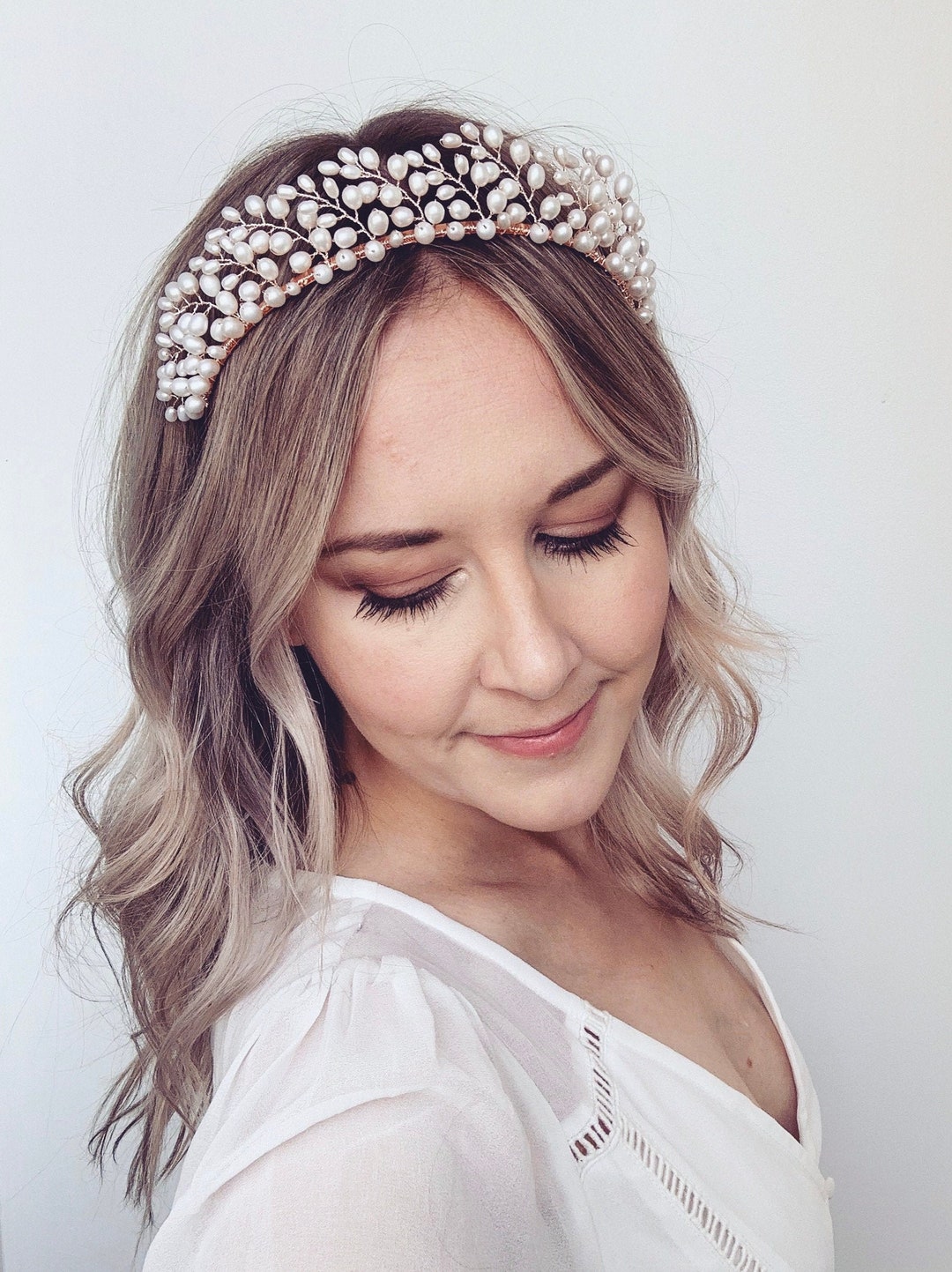 Handcrafted Freshwater Pearl Bridal Headpiece: Luxurious  display picture 3