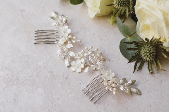 Simple Pearl Comb 