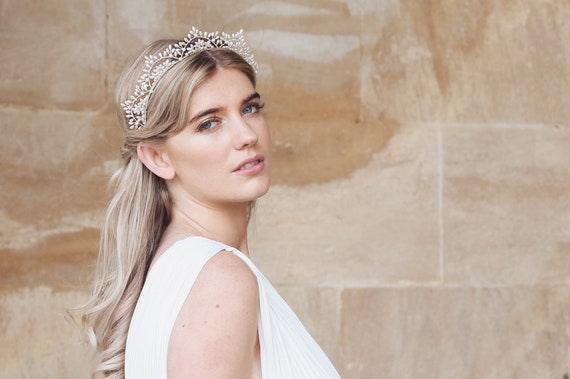 Handmade Pearl Bridal Crown: Elegant Wedding Tiara - Etsy display picture 2