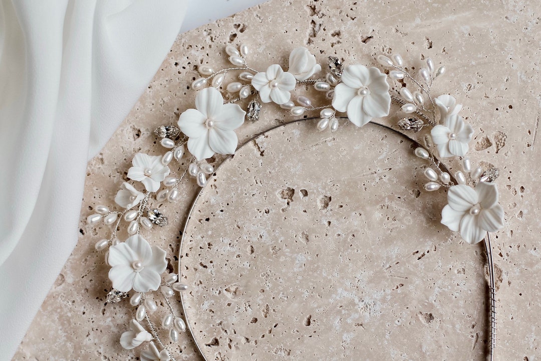 Kendra Scott Floral Halo Hair Accessory Freshwater Pearl & Ribbons Kendra Scott | Accessories | Kendra Scott Cream Pearl  main image 2