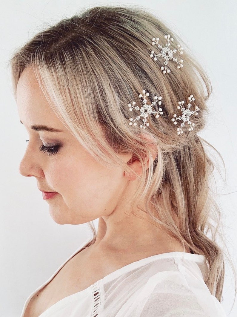 winter wedding hair piece Snowflake bridal hair pins winter theme set of crystal pins Christmas wedding hair pins bridal pearl pins