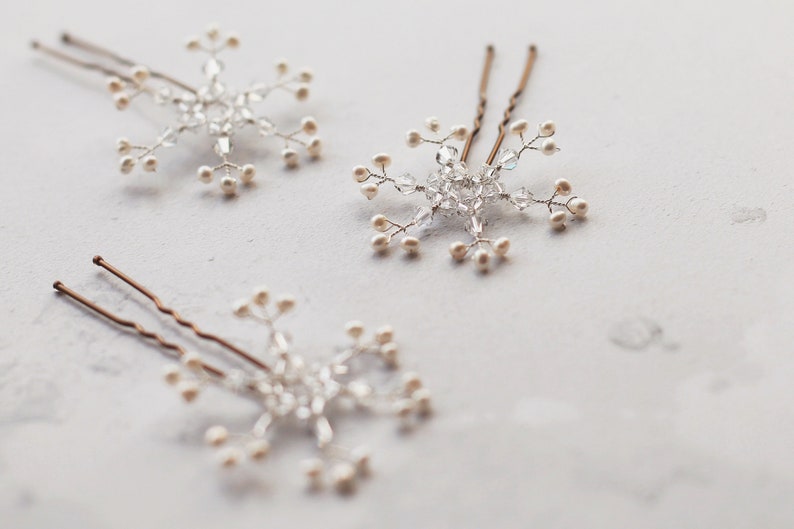 winter wedding hair piece Snowflake bridal hair pins winter theme set of crystal pins Christmas wedding hair pins bridal pearl pins