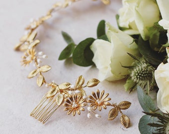 Gold bridal leaf hair vine, bridal flower crown, gold bridal halo, boho bridal headpiece, gold leaf hair piece, pearl hair vine, gold leaves