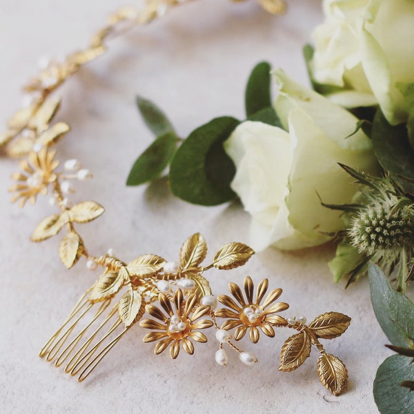 Gold bridal leaf hair vine, bridal flower crown, gold bridal halo, boho bridal headpiece, gold leaf hair piece, pearl hair vine, gold leaves