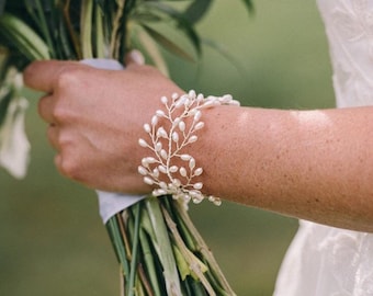 Bridal accessories, pearl bridal cuff, bridal bracelet, pearl jewellery for bride, pearl vine, wide bracelet, silver, gold, rose gold