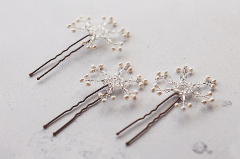winter wedding hair piece Snowflake bridal hair pins winter theme set of crystal pins Christmas wedding hair pins bridal pearl pins